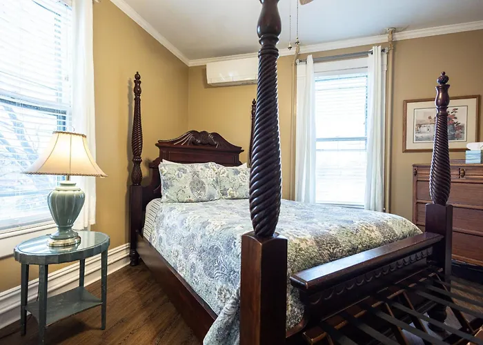 1898 Waverly Inn